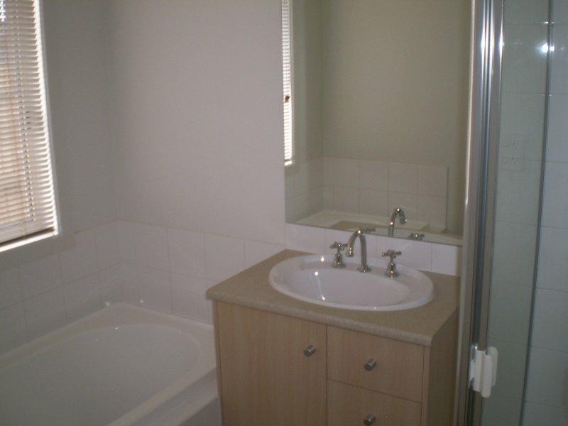 9 Harrow Pl, Truganina VIC 3029