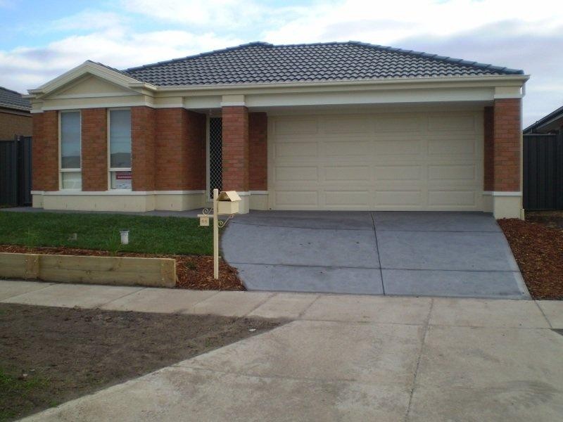65 Duncombe Park Way, Deer Park VIC 3023