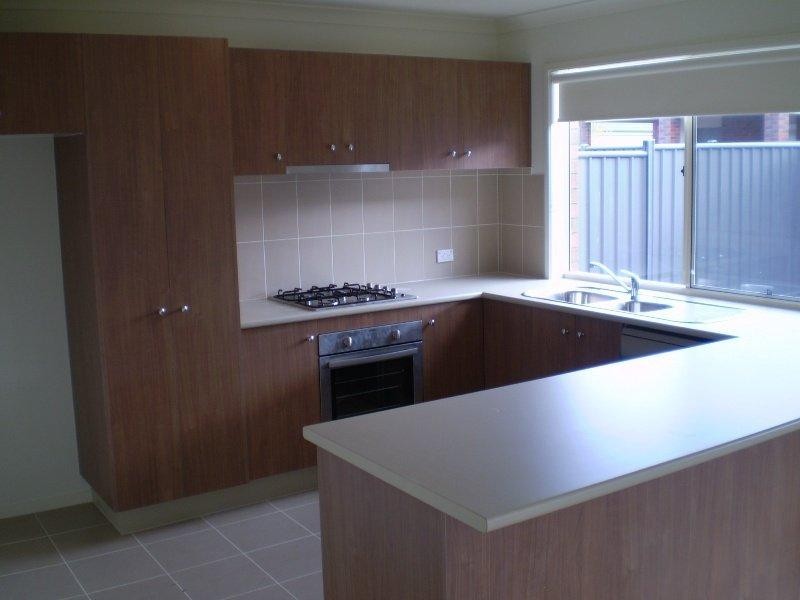 65 Duncombe Park Way, Deer Park VIC 3023