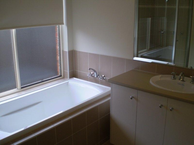 65 Duncombe Park Way, Deer Park VIC 3023