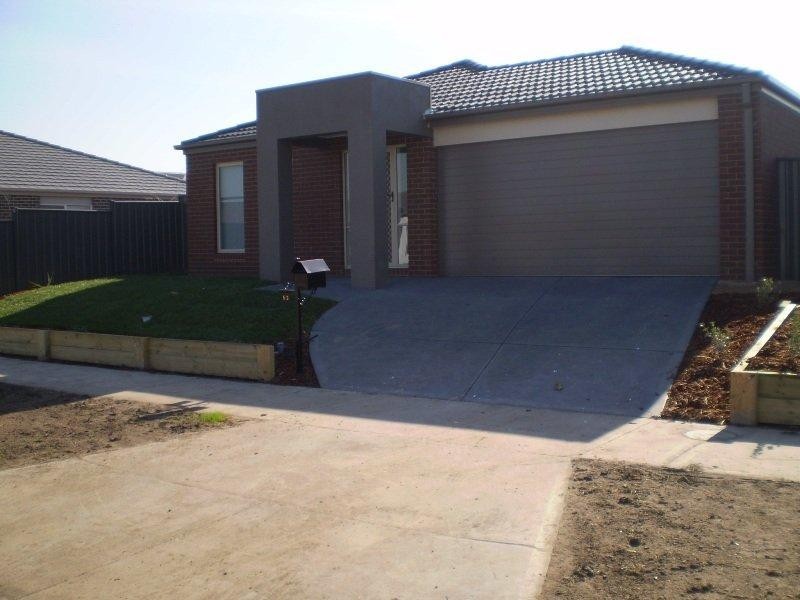 63 Duncombe Park  Way, Deer Park VIC 3023