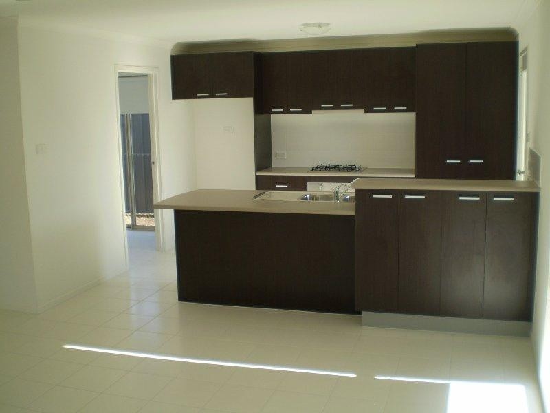 63 Duncombe Park  Way, Deer Park VIC 3023