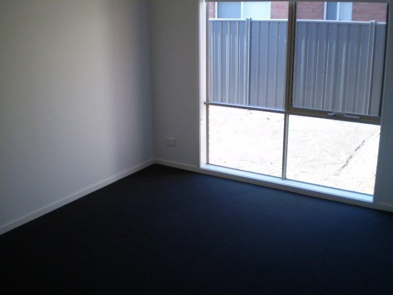 63 Duncombe Park  Way, Deer Park VIC 3023