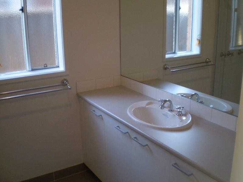 3 Penhurst  Pl, Deer Park VIC 3023
