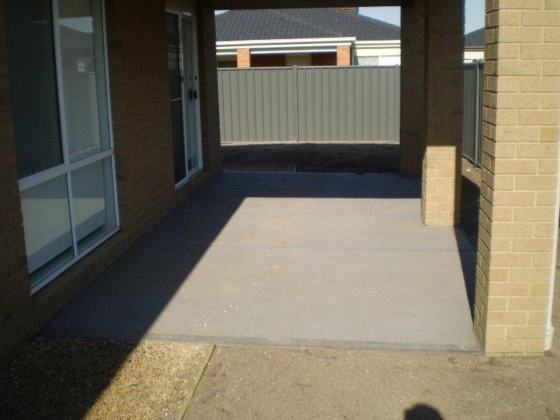 3 Penhurst  Pl, Deer Park VIC 3023