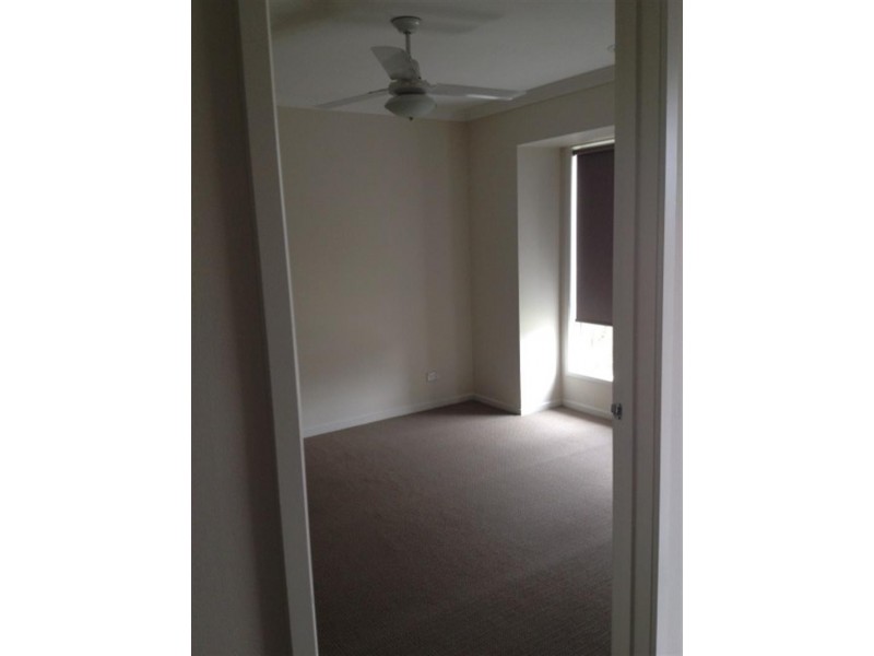 6 Edmondshaw Dr, Deer Park VIC 3023