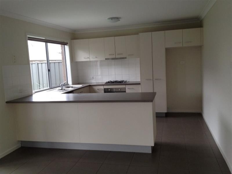 6 Edmondshaw Dr, Deer Park VIC 3023