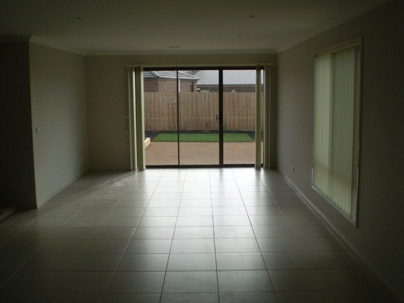 88 Rose Grange  Bvd, Tarneit VIC 3029