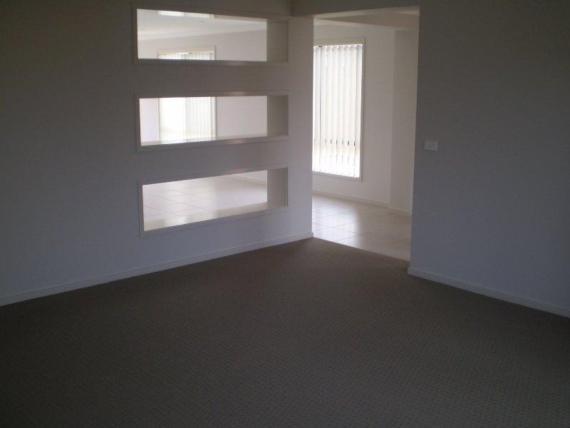 88 Rose Grange  Bvd, Tarneit VIC 3029