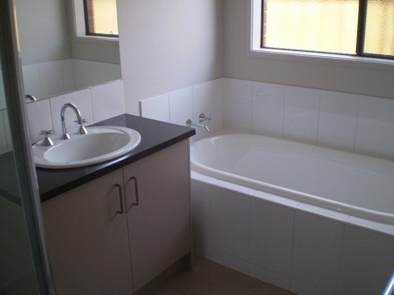 88 Rose Grange  Bvd, Tarneit VIC 3029