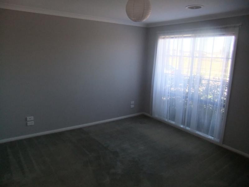 24 Kingbird Ave, Tarneit VIC 3029