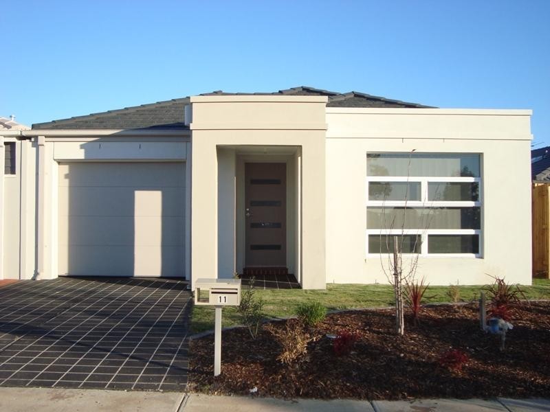 11 Dominion Tce, Truganina VIC 3029