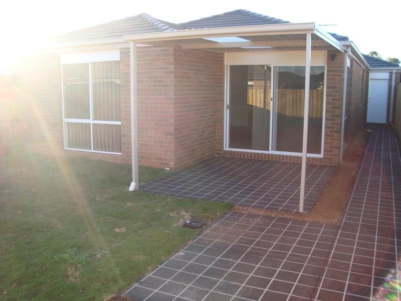 11 Dominion Tce, Truganina VIC 3029