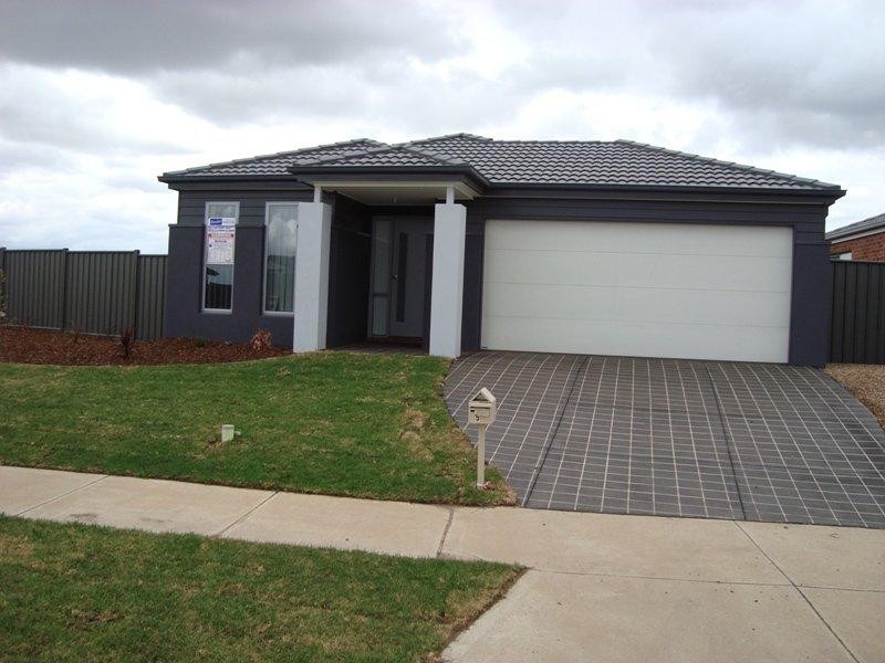 57 Hatchlands  Dr, Deer Park VIC 3023