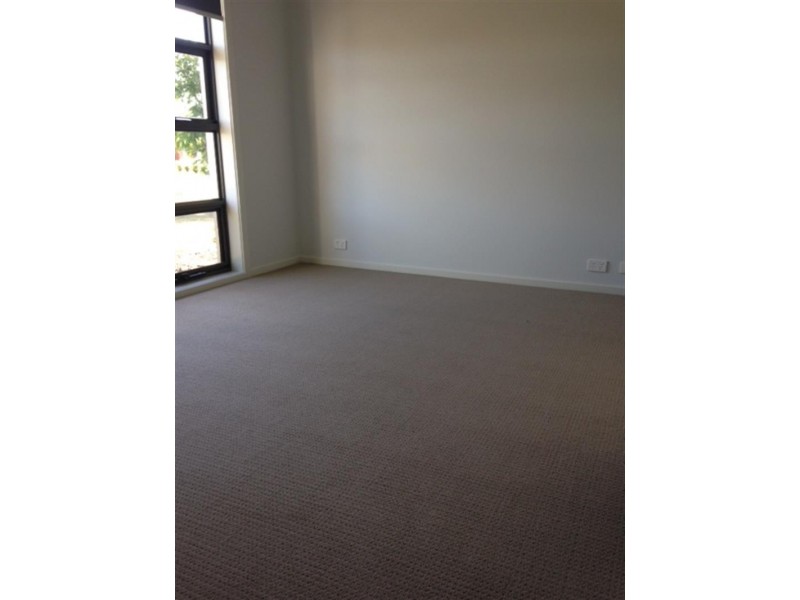 7 Penhurst Pl, Deer Park VIC 3023