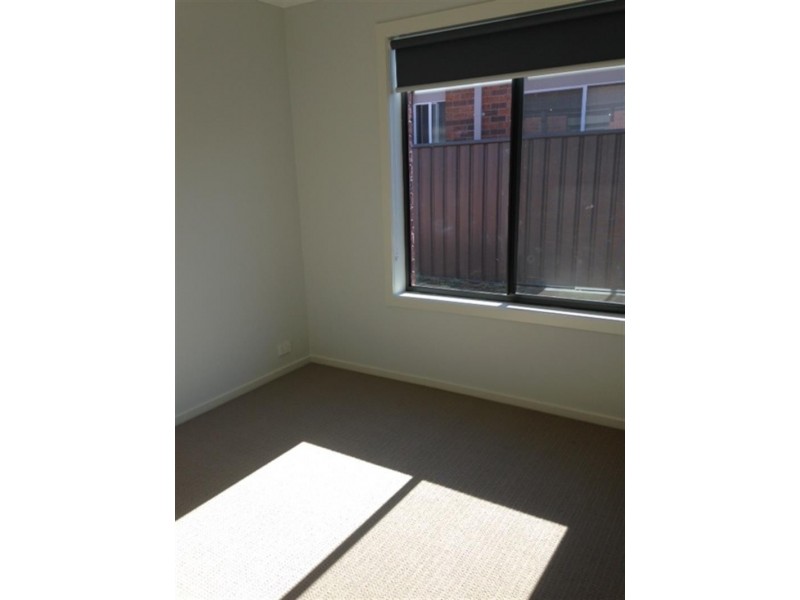 7 Penhurst Pl, Deer Park VIC 3023