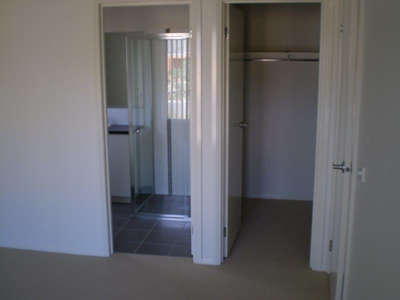 25 Harmony Dr, South Morang VIC 3752