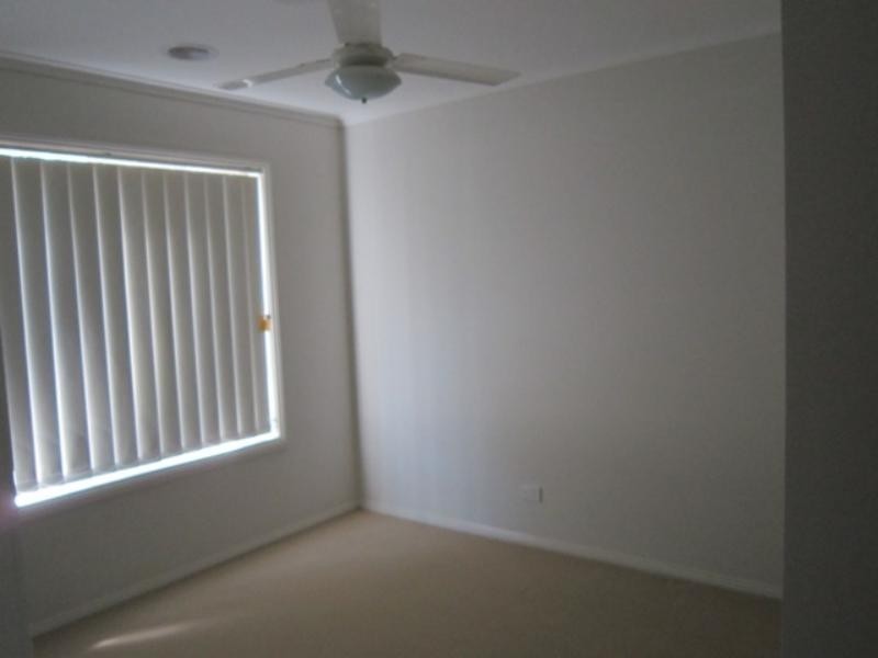 25 Harmony Dr, South Morang VIC 3752