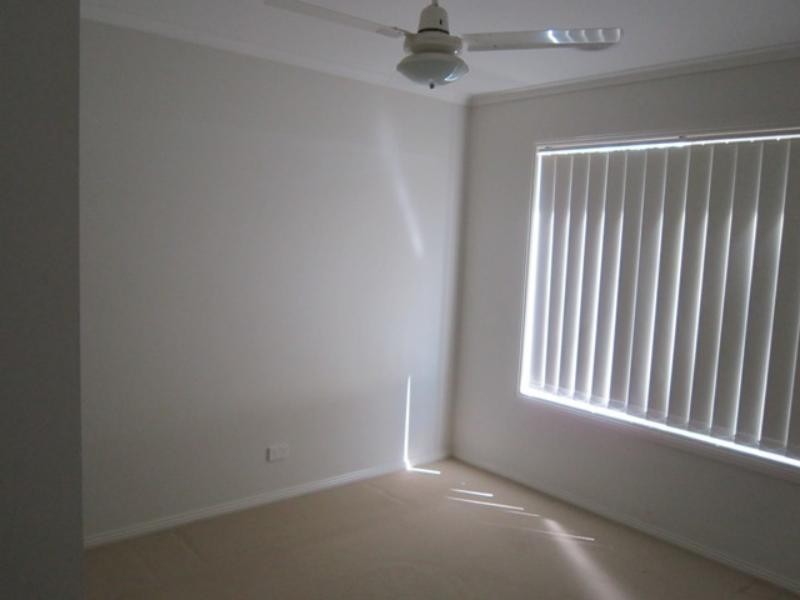 25 Harmony Dr, South Morang VIC 3752