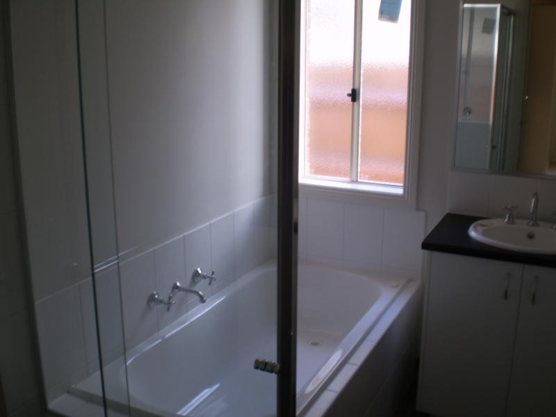 25 Harmony Dr, South Morang VIC 3752