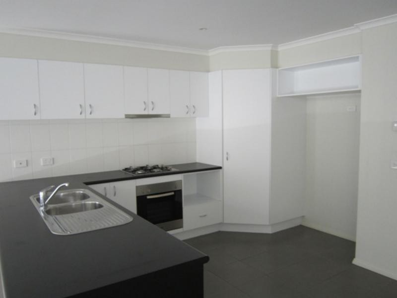 25 Harmony Dr, South Morang VIC 3752