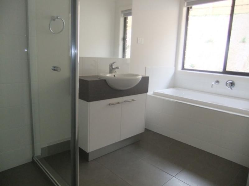 6 Oswin Ct, Sunbury VIC 3429