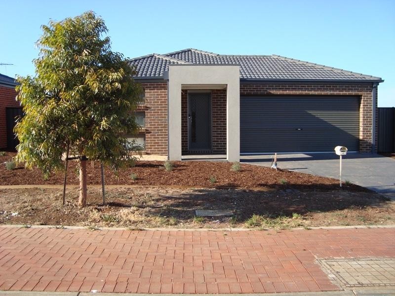 4 Billabong Cres, Tarneit VIC 3029