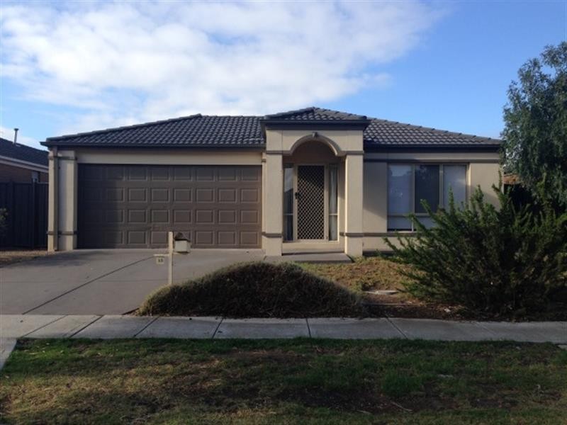 13 Stapehill Ct, Deer Park VIC 3023