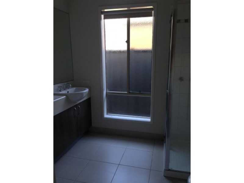 13 Stapehill Ct, Deer Park VIC 3023