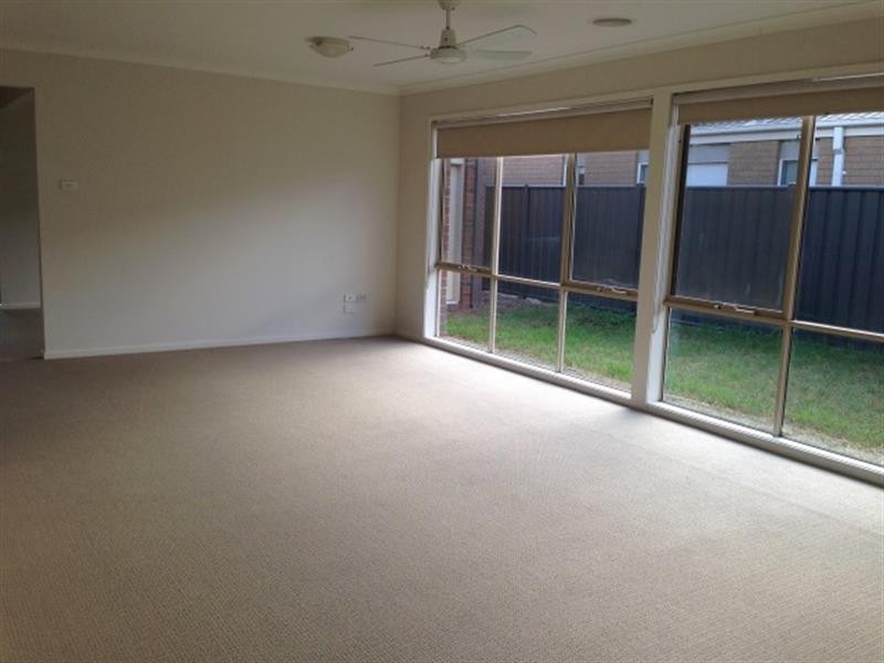 13 Stapehill Ct, Deer Park VIC 3023
