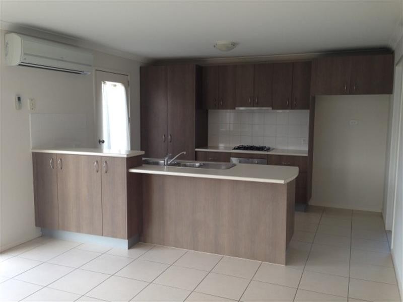 13 Stapehill Ct, Deer Park VIC 3023
