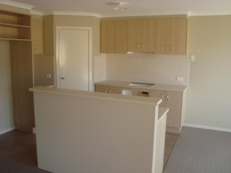 256 The Lakes Bvd, South Morang VIC 3752