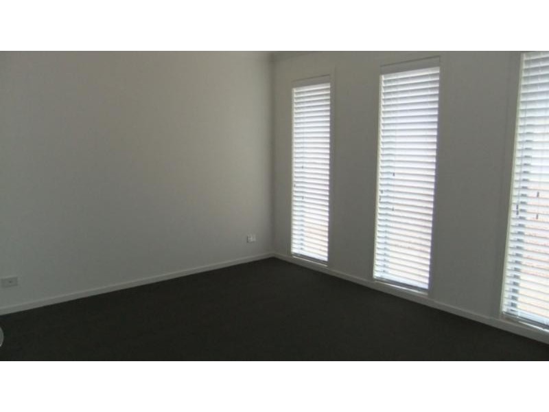 133 Phillip Dr, Sunbury VIC 3429