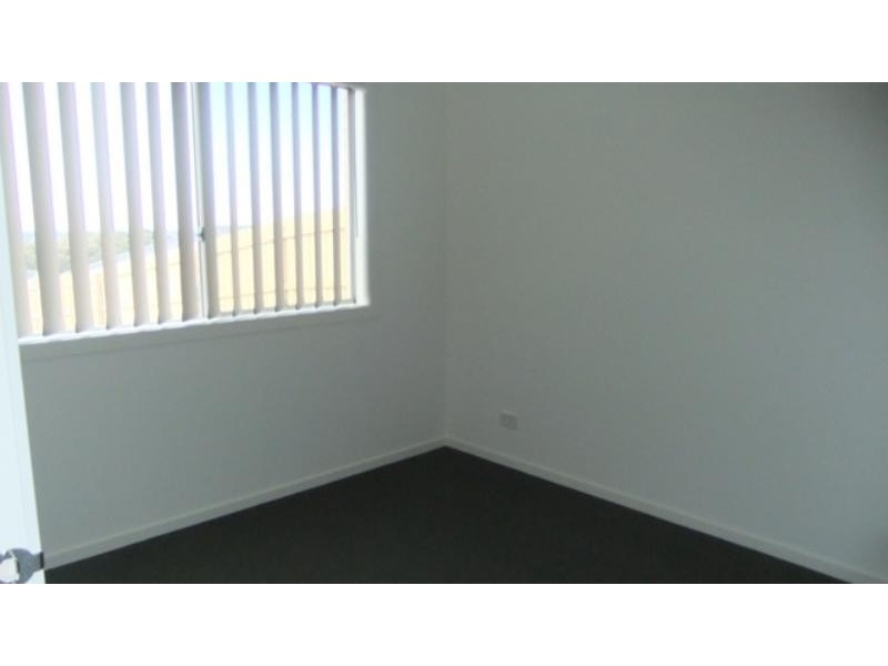 133 Phillip Dr, Sunbury VIC 3429