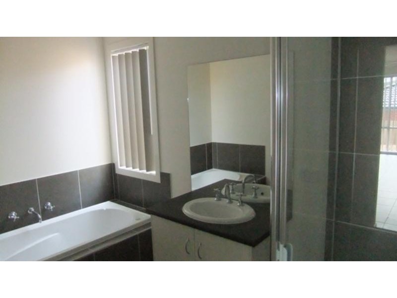 133 Phillip Dr, Sunbury VIC 3429