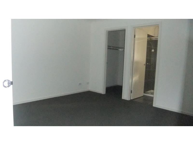 174 Gordons Rd, South Morang VIC 3752