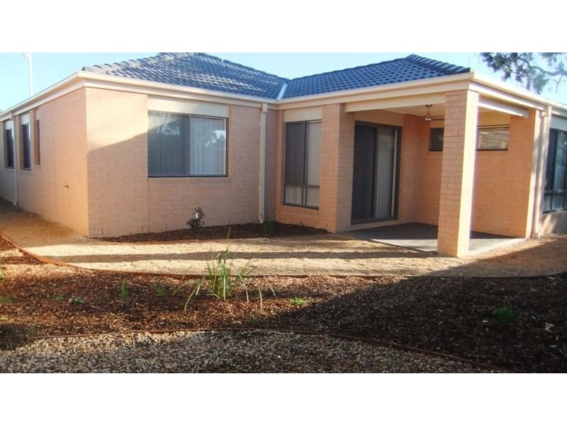 174 Gordons Rd, South Morang VIC 3752