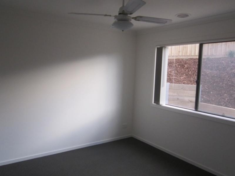 8 Hadlow Ct, Sunbury VIC 3429