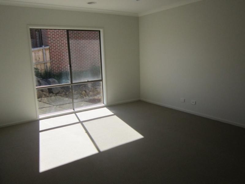 5 Bear  Cres, Doreen VIC 3754