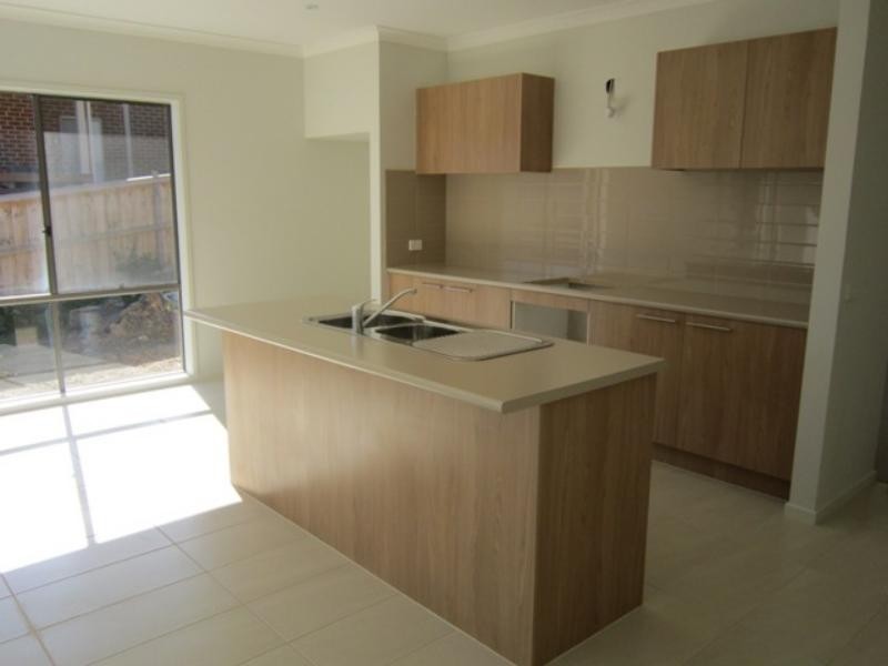 5 Bear  Cres, Doreen VIC 3754