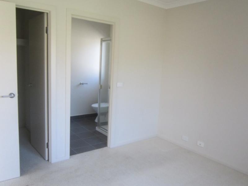 9 Flagstaff Loop, Craigieburn VIC 3064