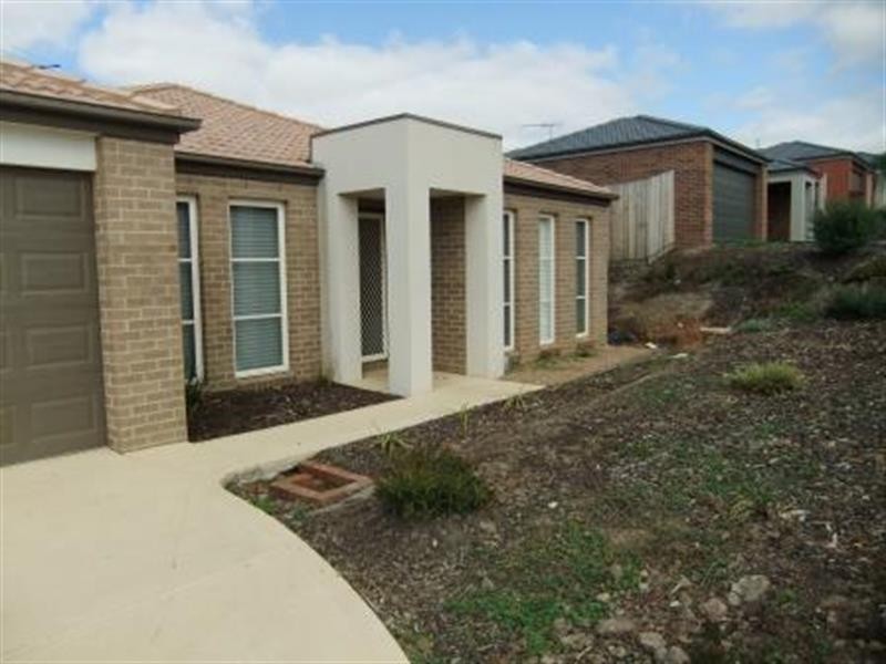 16 Longmire  Ct, Sunbury VIC 3429