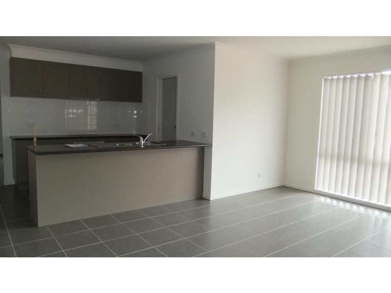 16 Longmire  Ct, Sunbury VIC 3429