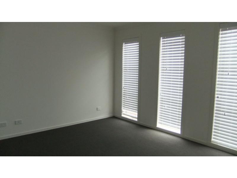 16 Longmire  Ct, Sunbury VIC 3429