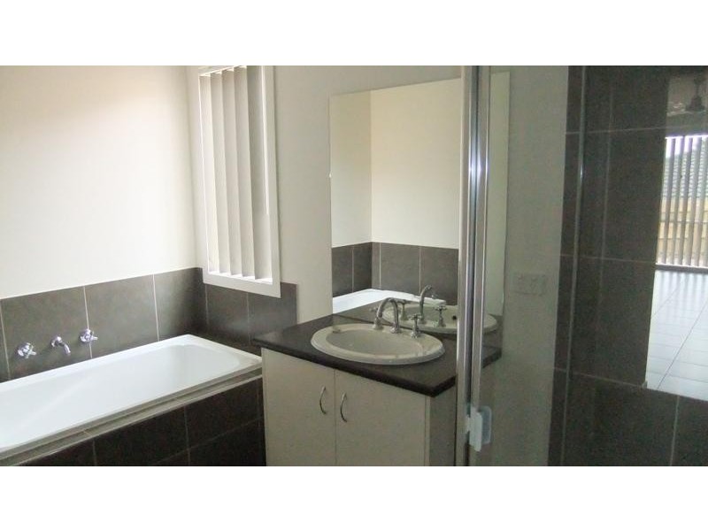 16 Longmire  Ct, Sunbury VIC 3429