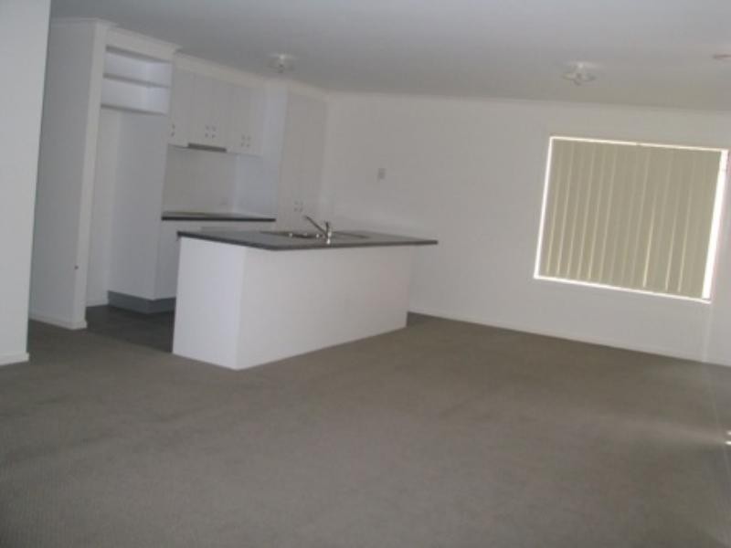 11 Glory St, South Morang VIC 3752