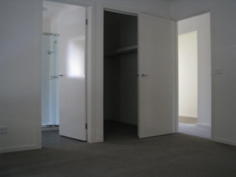 11 Glory St, South Morang VIC 3752