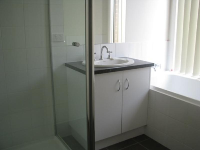 11 Glory St, South Morang VIC 3752