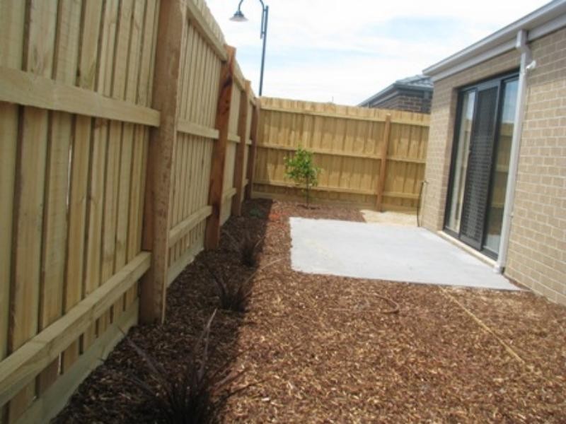 11 Glory St, South Morang VIC 3752