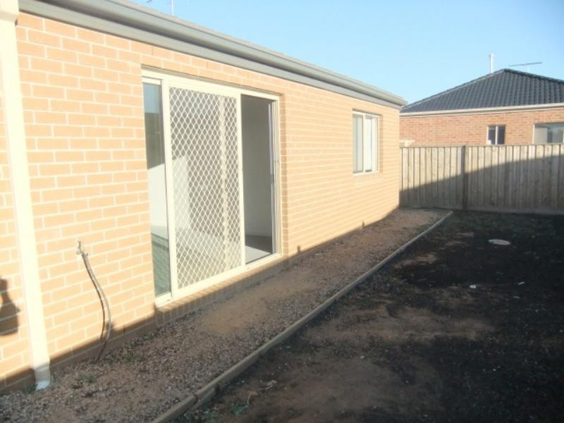 3 Leuca Ave, Brookfield VIC 3338